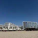 Giardin Seaside Retreat *