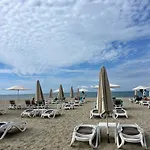 Appartamento Giardin Seaside Retreat *