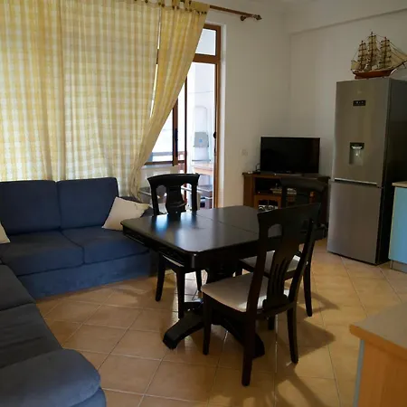 Giardin Seaside Retreat Apartment Golem (Tirana)