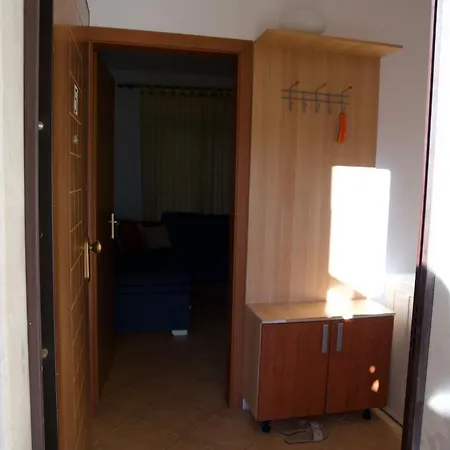 Apartment Giardin Seaside Retreat