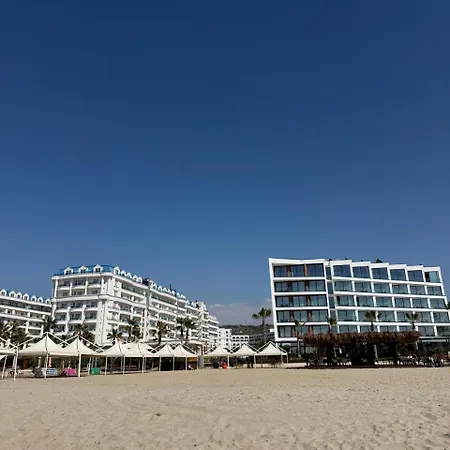 Giardin Seaside Retreat *