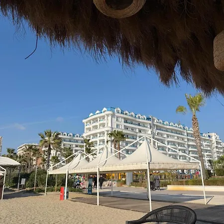 Giardin Seaside Retreat شقة *