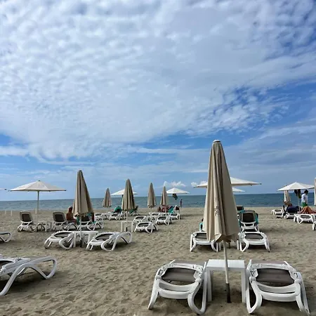 شقة Giardin Seaside Retreat *